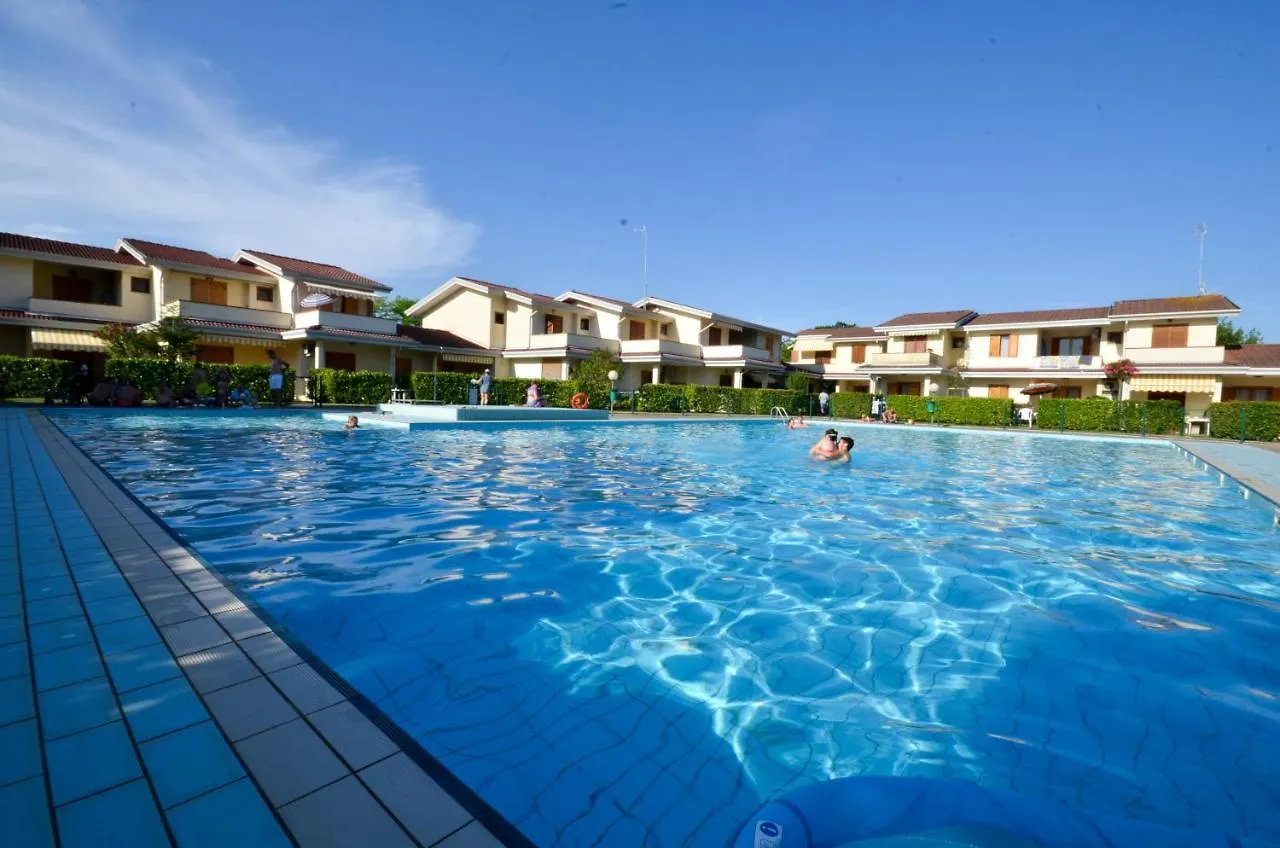Villaggio Loriana بيبيوني