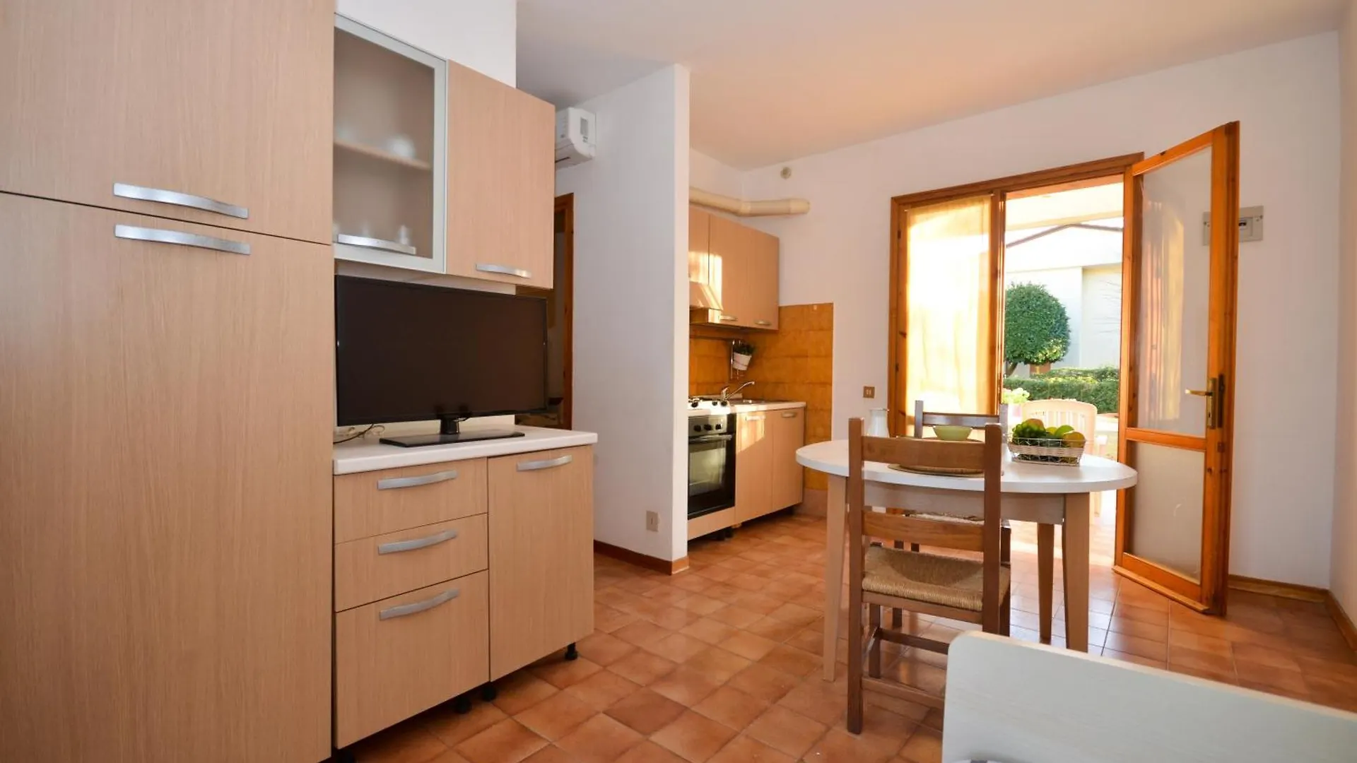 Villaggio Loriana بيبيوني 0*,